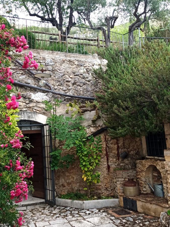 Hotel Al Casolare Ofena Esterno foto