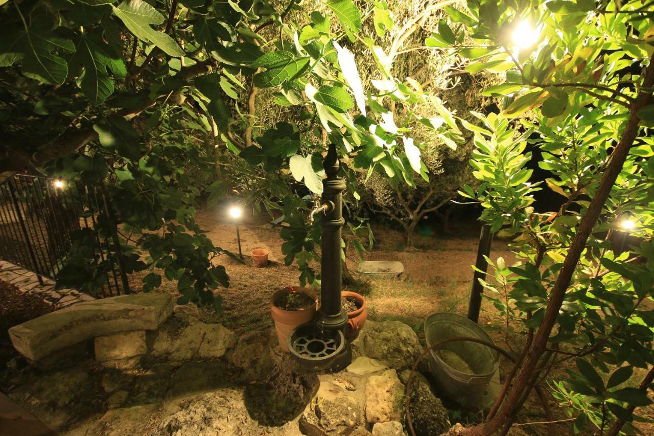 Hotel Al Casolare Ofena Esterno foto